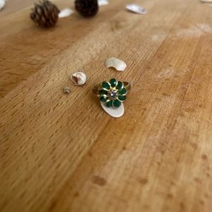 Green flower ring